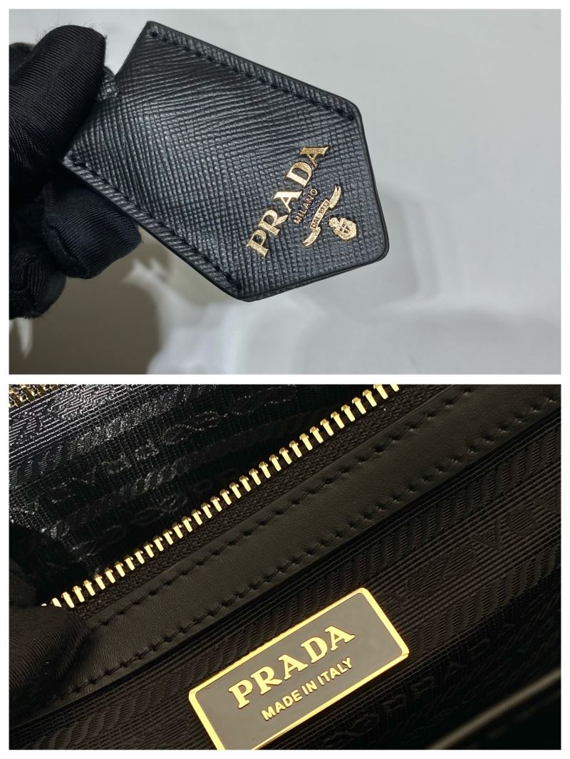 Pra*a tote bags